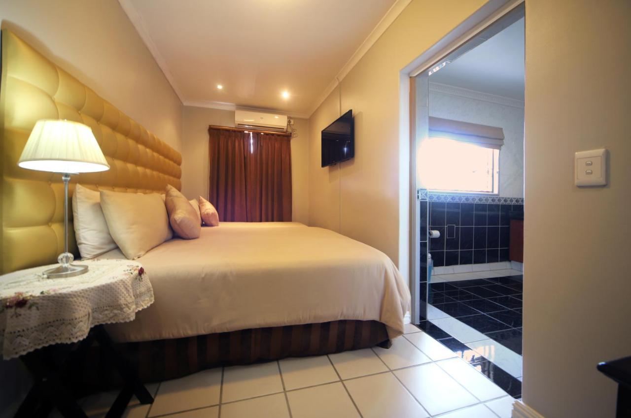 Savoy Lodge Kaapstad Buitenkant foto