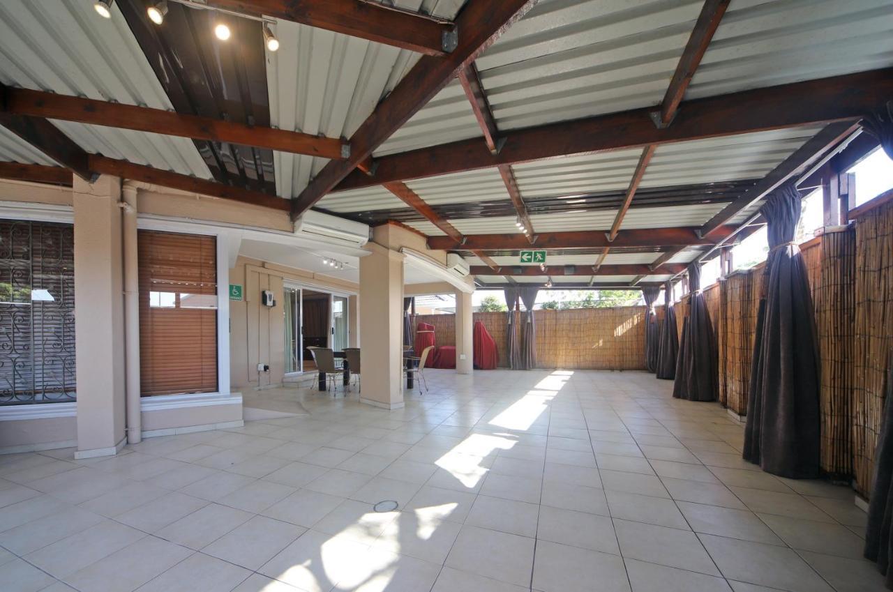 Savoy Lodge Kaapstad Buitenkant foto